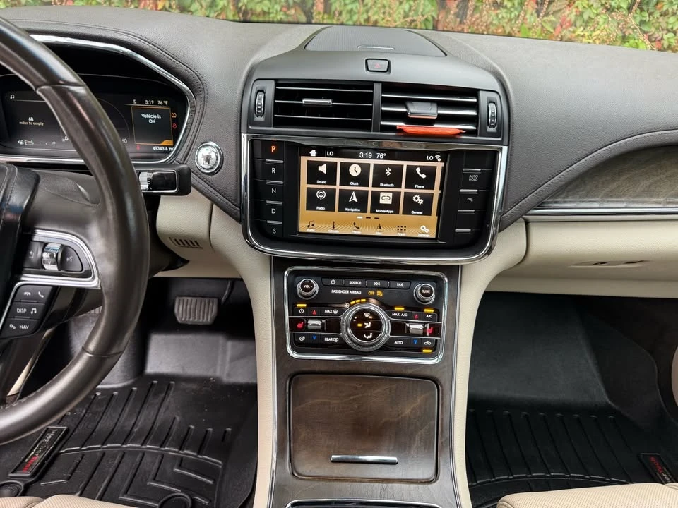 2017 Lincoln Continental 10th Gen - Image 19 of 19