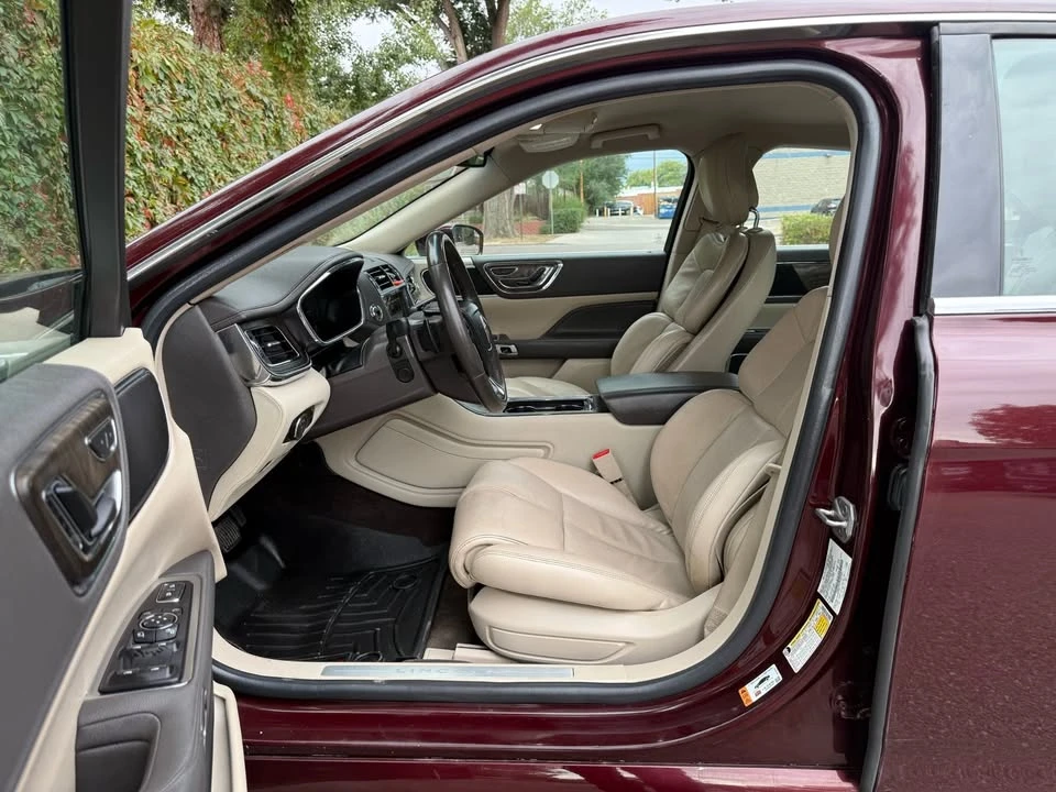 2017 Lincoln Continental 10th Gen - Image 13 of 19