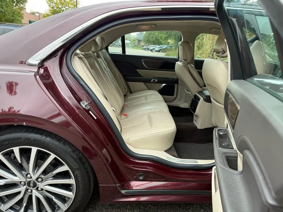 2017 Lincoln Continental 10th Gen - Image 11 of 19