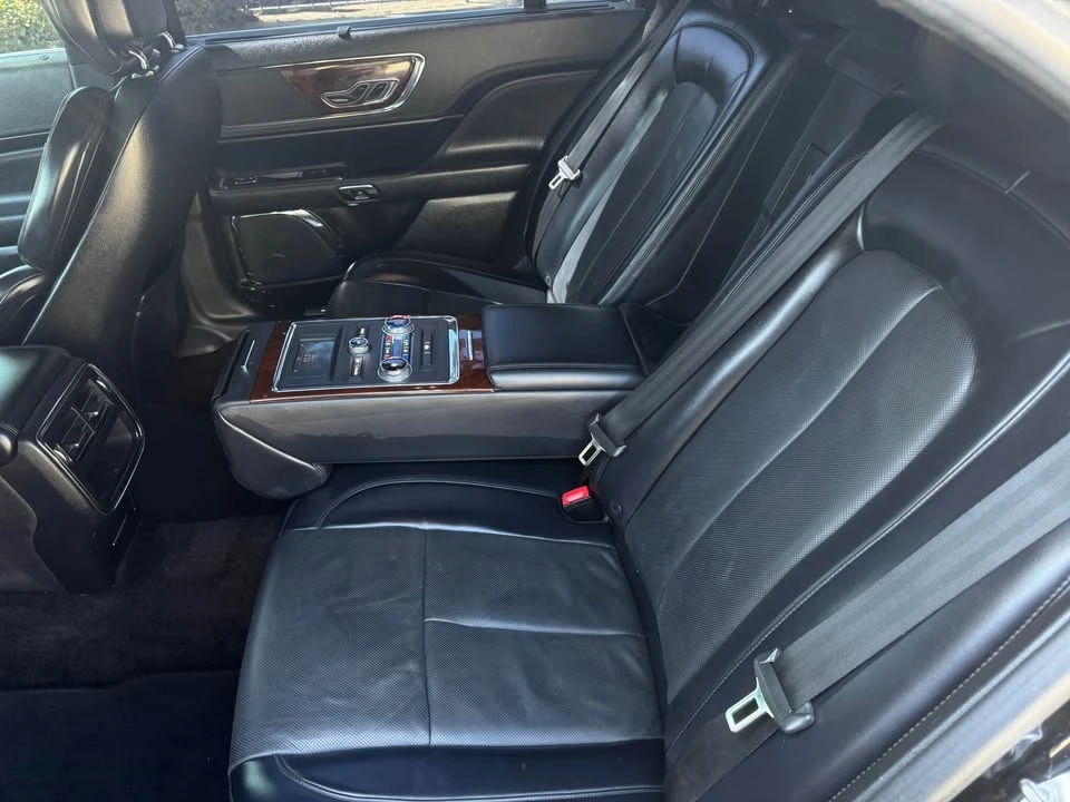 2017 Lincoln Continental 10th Gen - Image 13 of 19