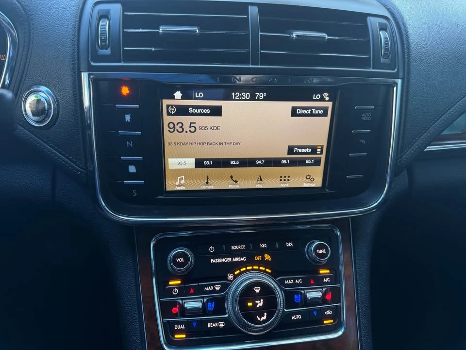 2017 Lincoln Continental 10th Gen - Image 17 of 19