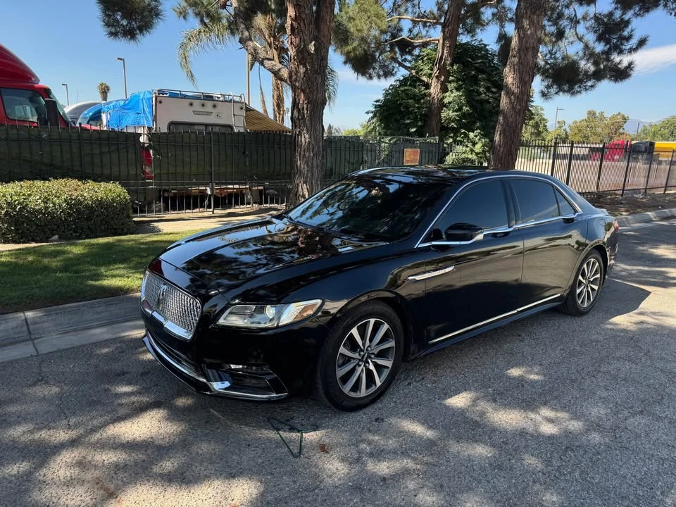 2017 Lincoln Continental 10th Gen - Image 2 of 19
