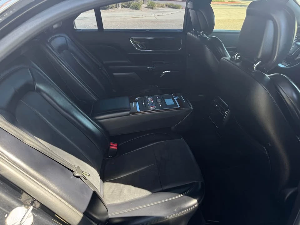 2017 Lincoln Continental 10th Gen - Image 15 of 19