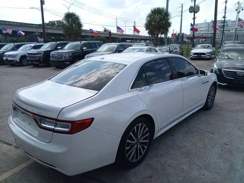 2017 Lincoln Continental 10th Gen - Image 4 of 10