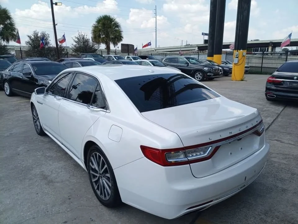 2017 Lincoln Continental 10th Gen - Image 3 of 10