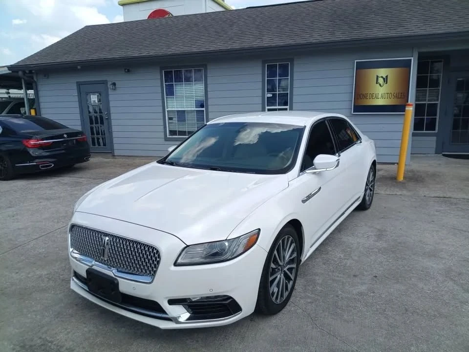 2017 Lincoln Continental 10th Gen - Image 2 of 10