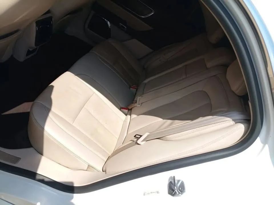 2017 Lincoln Continental 10th Gen - Image 9 of 10
