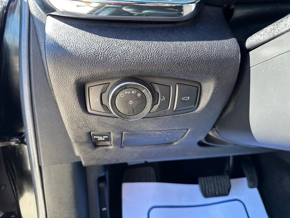 2017 Lincoln Continental 10th Gen - Image 9 of 20
