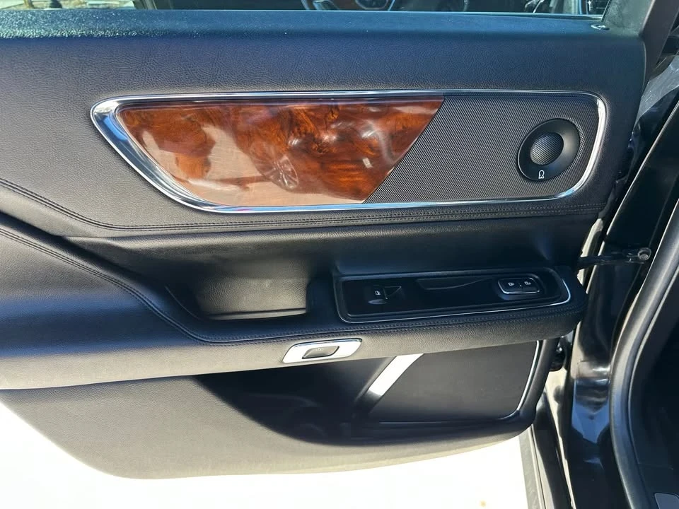 2017 Lincoln Continental 10th Gen - Image 16 of 20