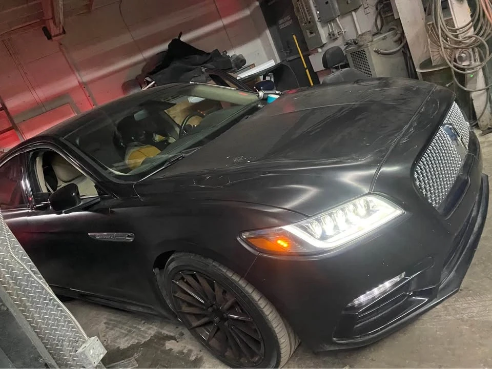 2017 Lincoln Continental 10th Gen - Image 3 of 3
