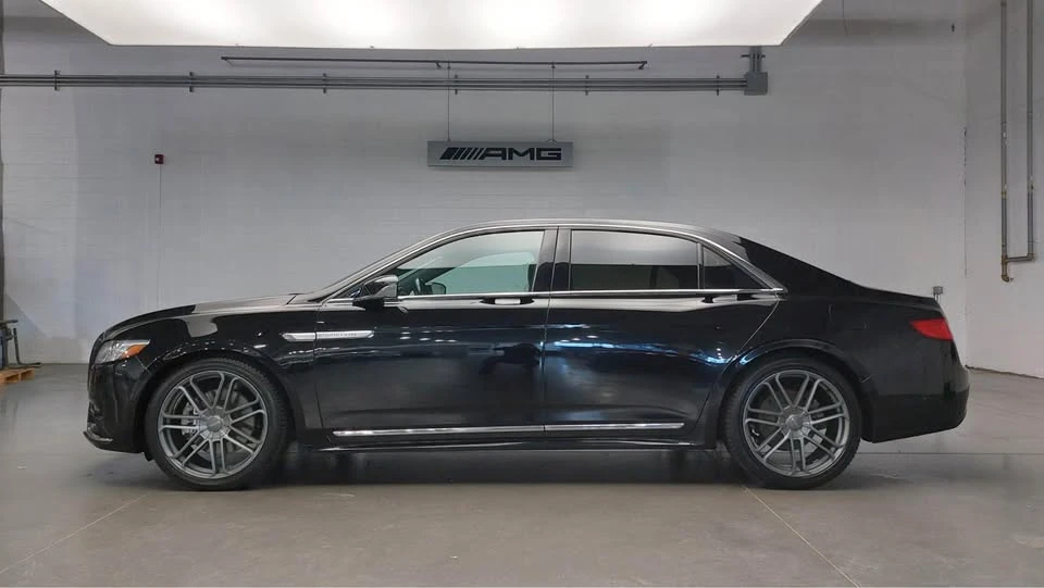 2017 Lincoln Continental 10th Gen - Image 2 of 11
