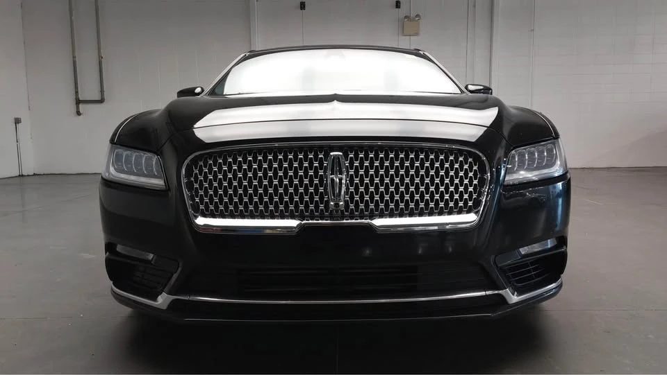 2017 Lincoln Continental 10th Gen - Image 3 of 11