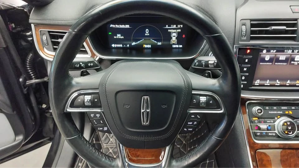 2017 Lincoln Continental 10th Gen - Image 9 of 11