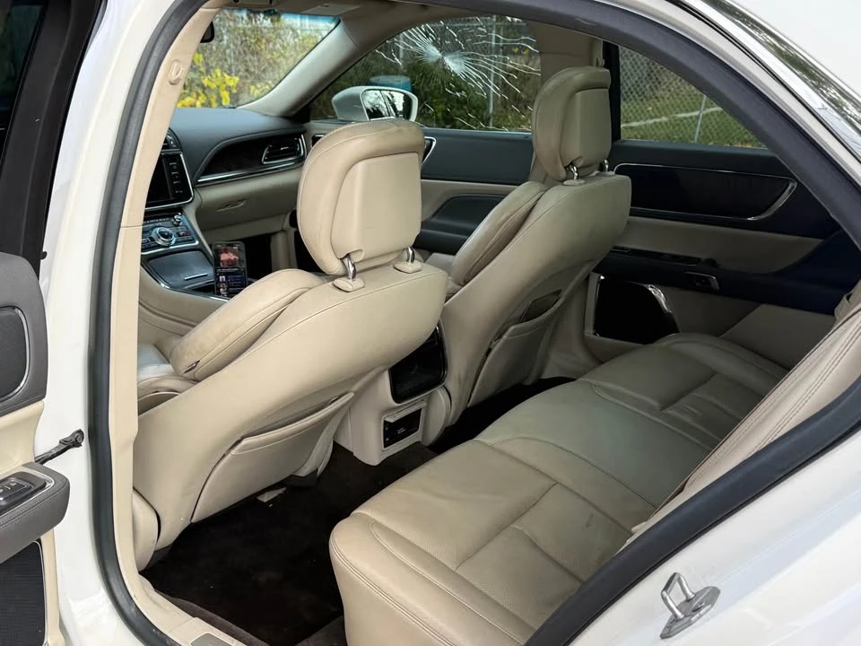 2017 Lincoln Continental 10th Gen - Image 4 of 7