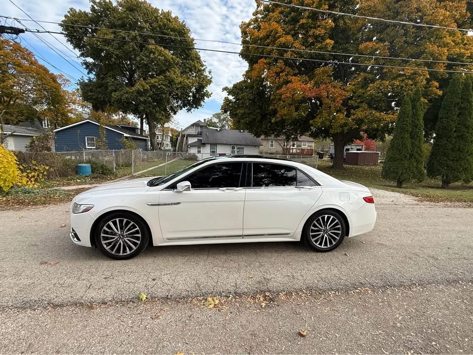 2017 Lincoln Continental 10th Gen - Image 3 of 7