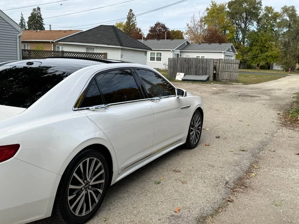 2017 Lincoln Continental 10th Gen - Image 2 of 7