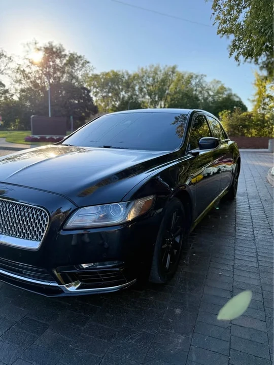 2017 Lincoln Continental 10th Gen - Image 4 of 16