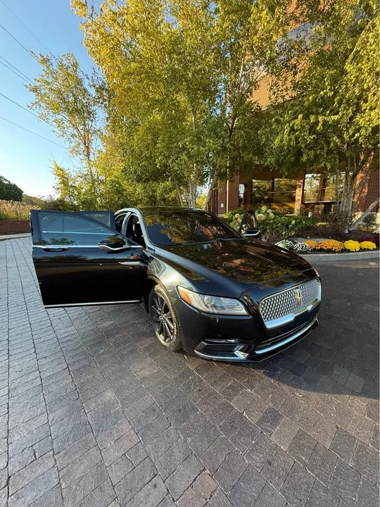 2017 Lincoln Continental 10th Gen - Image 8 of 16