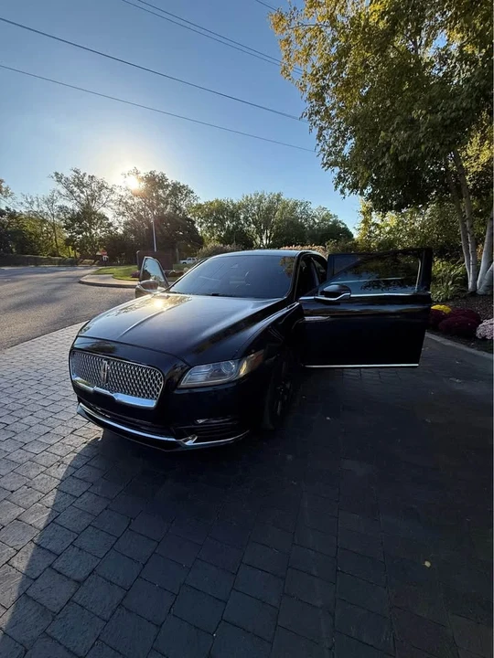 2017 Lincoln Continental 10th Gen - Image 9 of 16