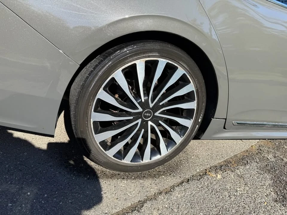 2017 Lincoln Continental 10th Gen - Image 18 of 18