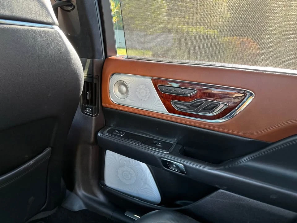 2017 Lincoln Continental 10th Gen - Image 17 of 18