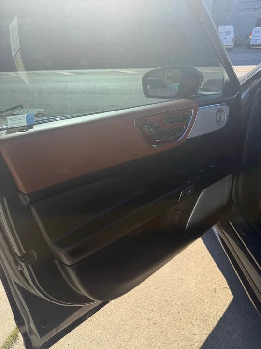 2017 Lincoln Continental 10th Gen - Image 6 of 8