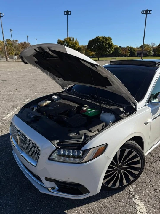 2017 Lincoln Continental 10th Gen - Image 7 of 13