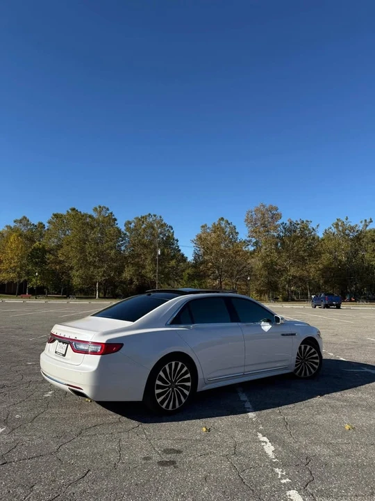 2017 Lincoln Continental 10th Gen - Image 4 of 13