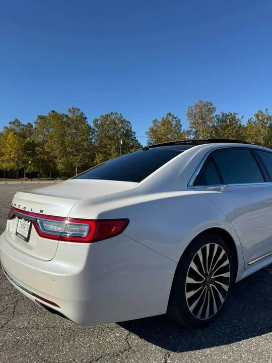 2017 Lincoln Continental 10th Gen - Image 5 of 13