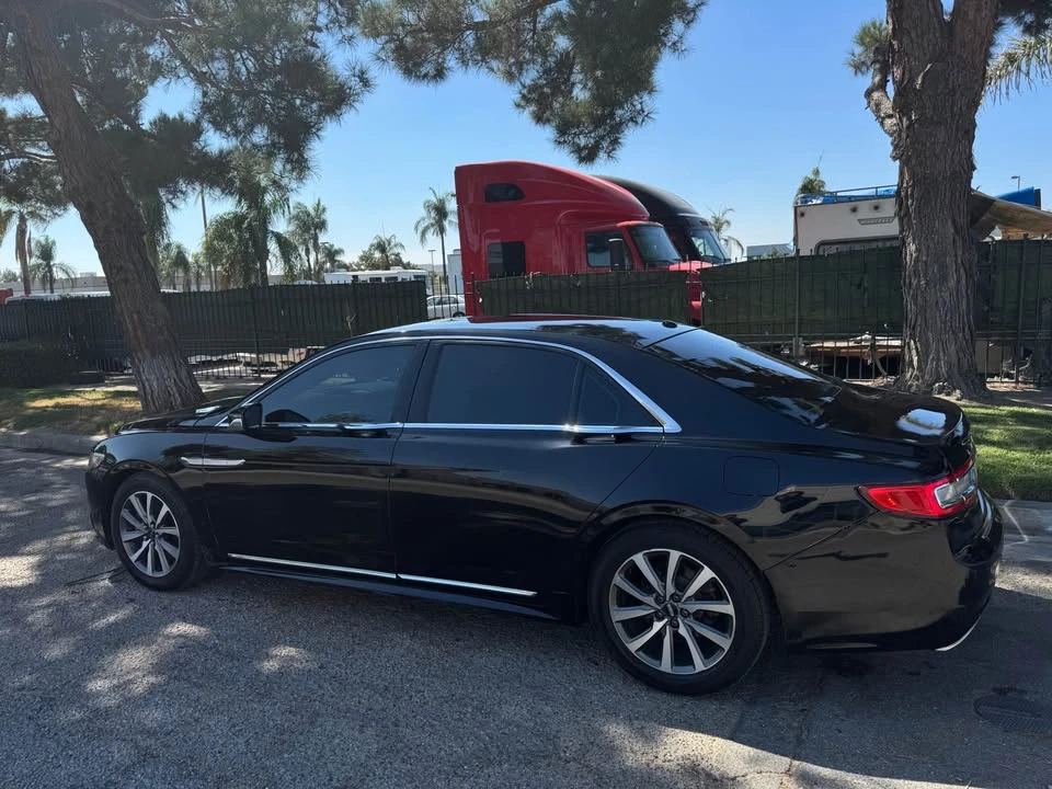 2017 Lincoln Continental 10th Gen - Image 4 of 19