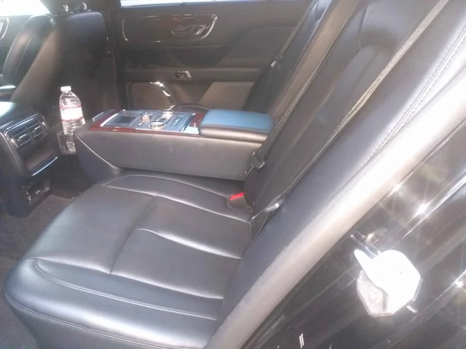 2017 Lincoln Continental 10th Gen - Image 3 of 4
