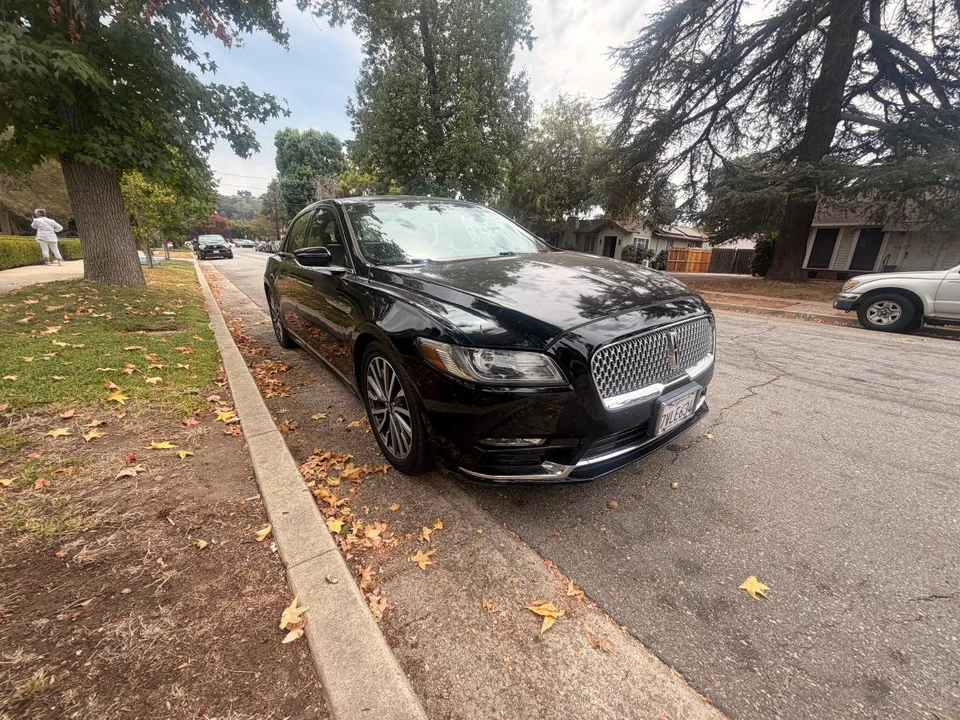 2017 Lincoln Continental 10th Gen - Image 2 of 7