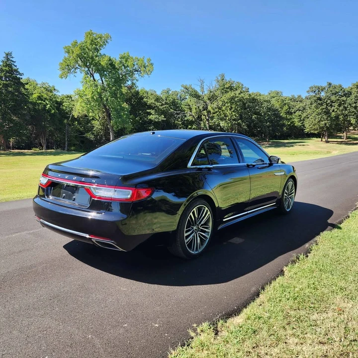 2017 Lincoln Continental 10th Gen - Image 2 of 15