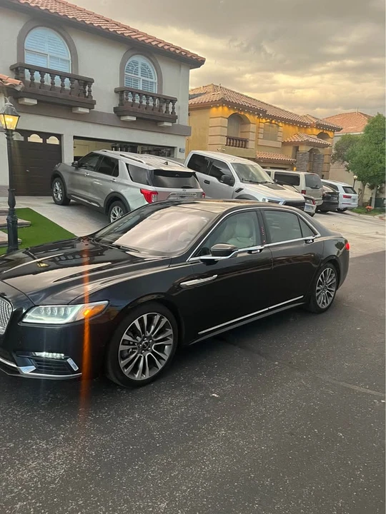 2017 Lincoln Continental 10th Gen - Image 2 of 19