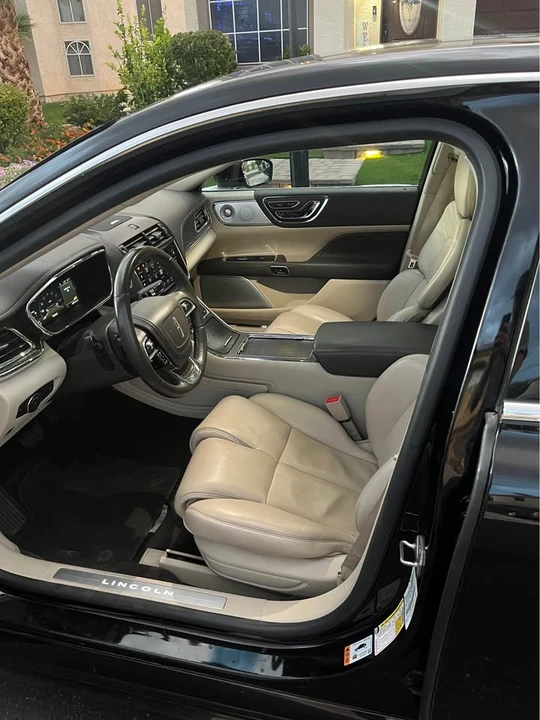 2017 Lincoln Continental 10th Gen - Image 9 of 19