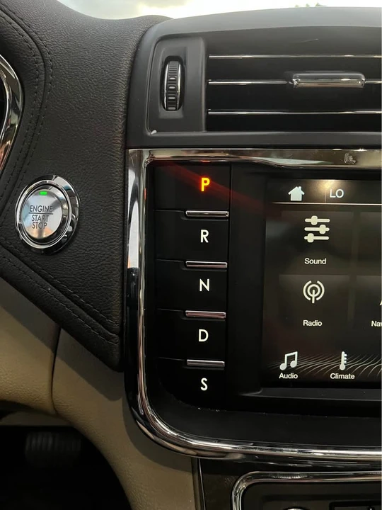 2017 Lincoln Continental 10th Gen - Image 18 of 19