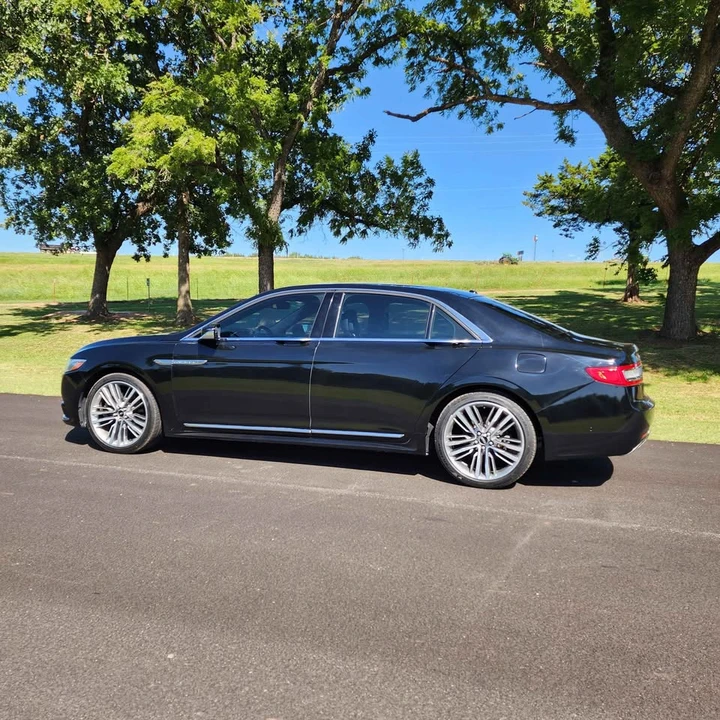 2017 Lincoln Continental 10th Gen - Image 3 of 15