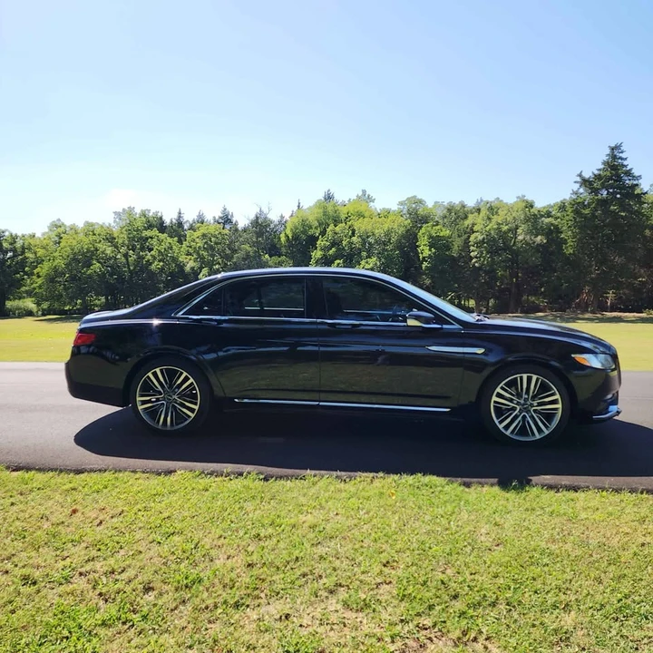 2017 Lincoln Continental 10th Gen - Image 4 of 15