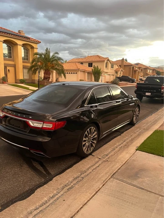 2017 Lincoln Continental 10th Gen - Image 4 of 19