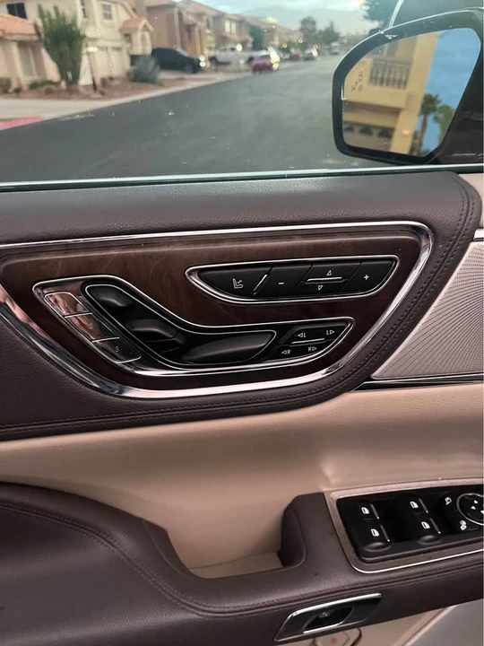 2017 Lincoln Continental 10th Gen - Image 10 of 19