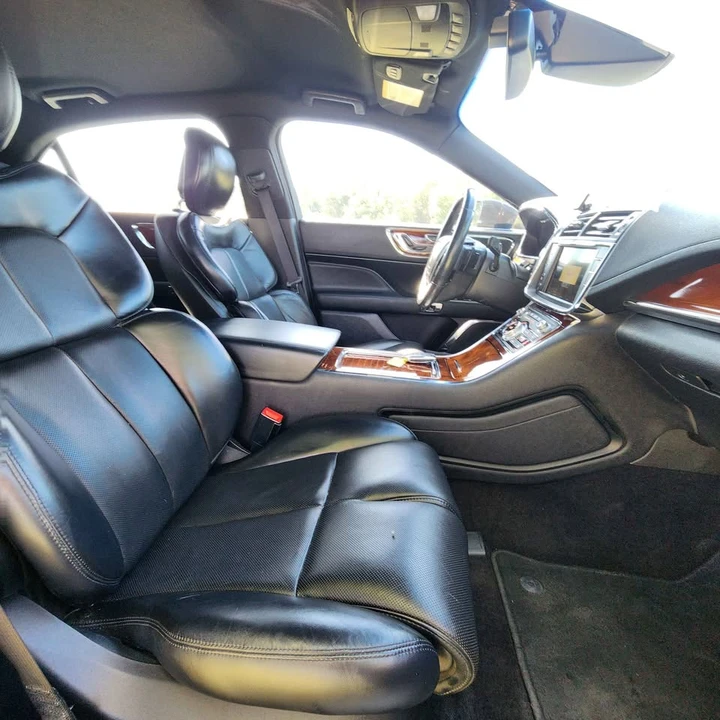 2017 Lincoln Continental 10th Gen - Image 9 of 15