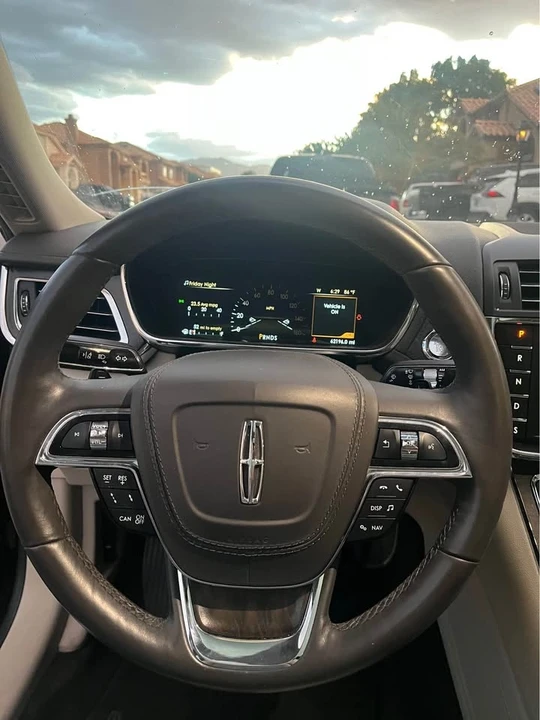 2017 Lincoln Continental 10th Gen - Image 12 of 18