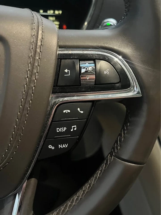 2017 Lincoln Continental 10th Gen - Image 13 of 19