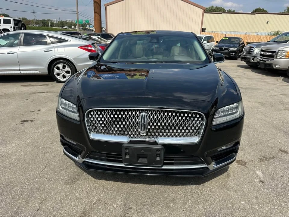 2017 Lincoln Continental 10th Gen - Image 2 of 13