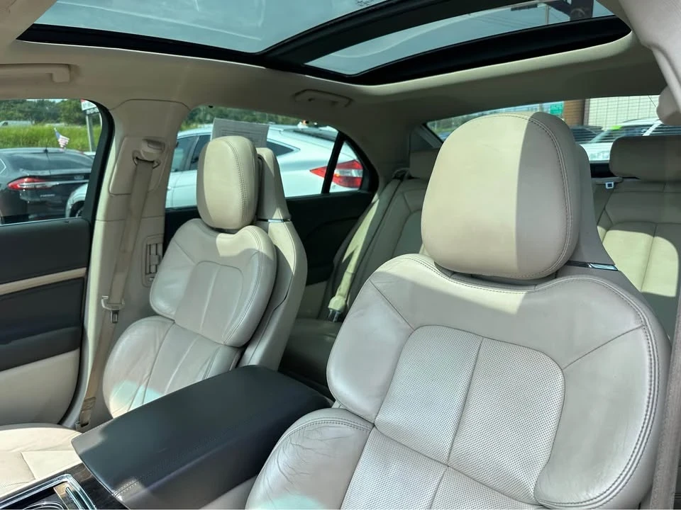 2017 Lincoln Continental 10th Gen - Image 13 of 13