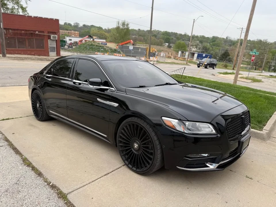 2017 Lincoln Continental 10th Gen - Image 5 of 7