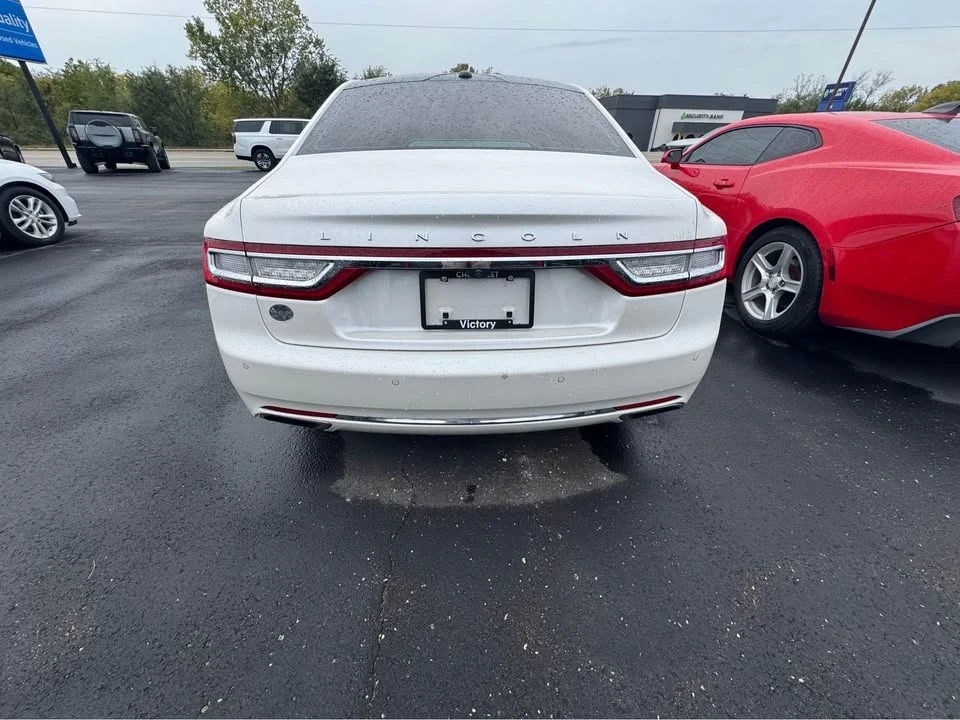 2017 Lincoln Continental 10th Gen - Image 4 of 10