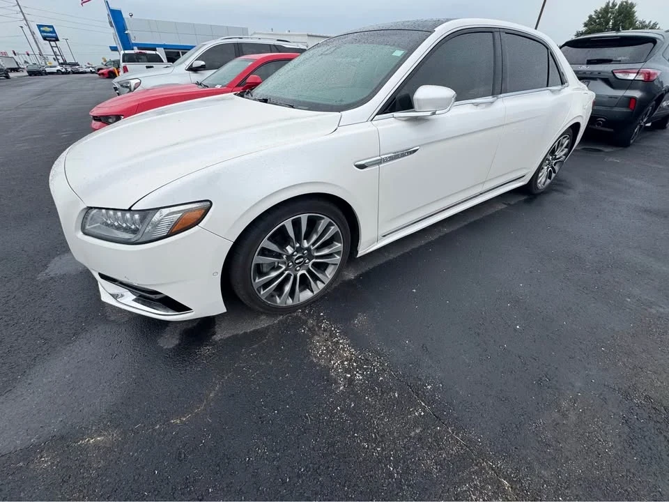 2017 Lincoln Continental 10th Gen - Image 2 of 10