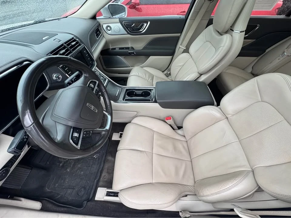 2017 Lincoln Continental 10th Gen - Image 7 of 10