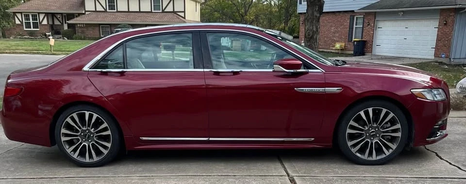 2017 Lincoln Continental 10th Gen - Image 5 of 16